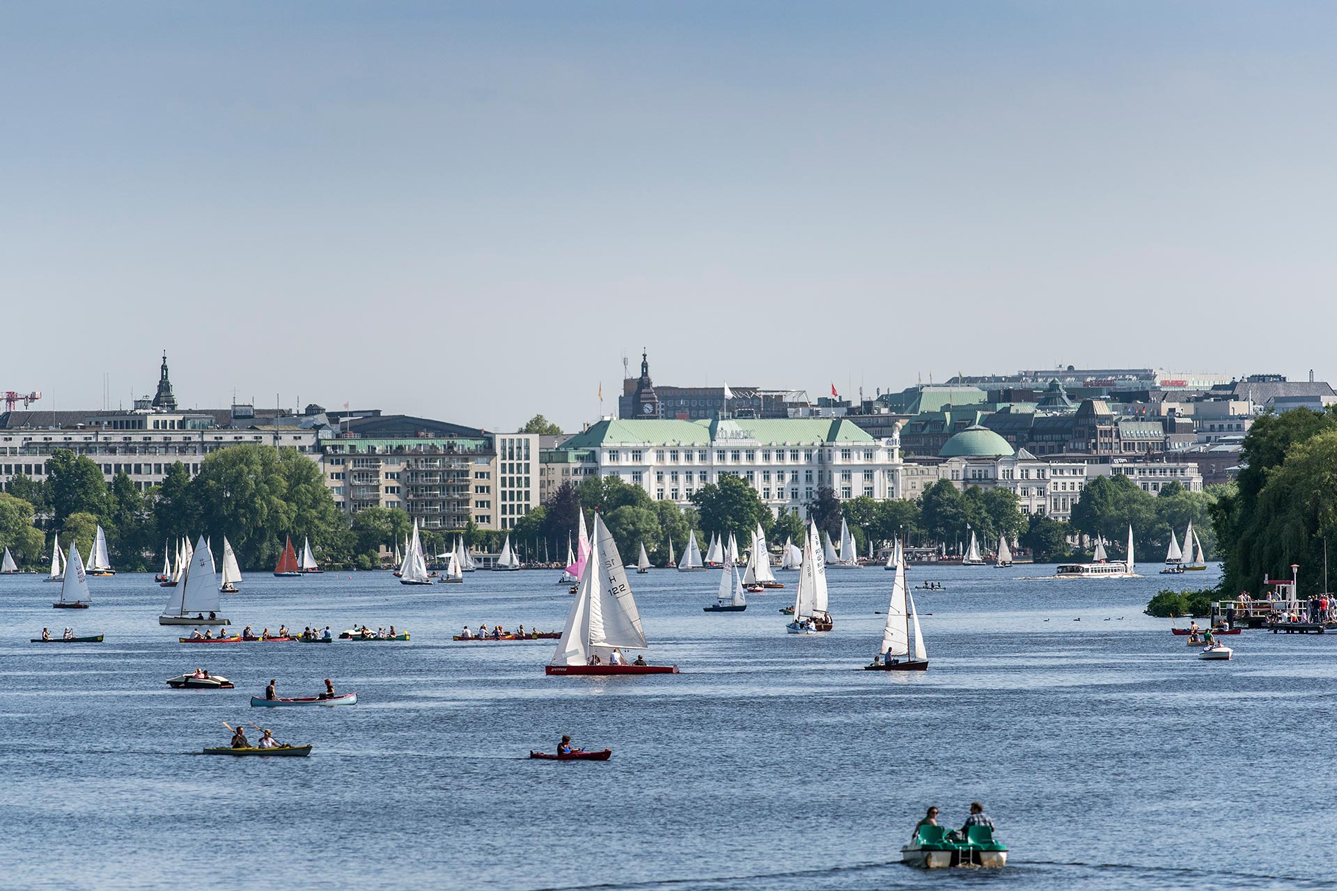 Alster mit Segelbooten